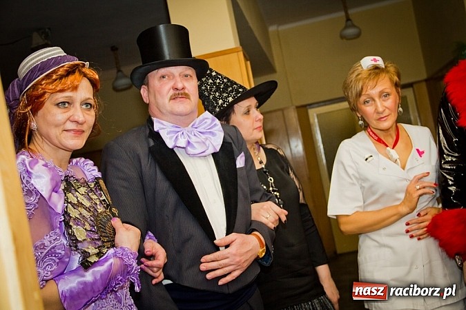 Zdjęcie w galerii na portalu naszraciborz.pl: Kolorowy kondukt na ostatkach w Studziennej wiadomości z regionu