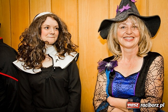 Zdjęcie w galerii na portalu naszraciborz.pl: Kolorowy kondukt na ostatkach w Studziennej wiadomości z regionu