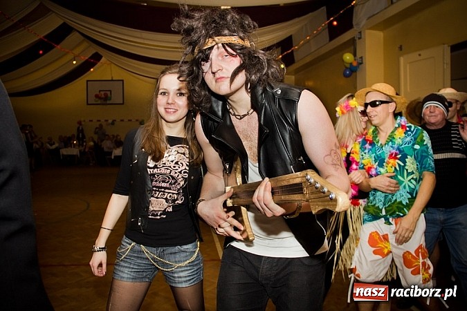 Zdjęcie w galerii na portalu naszraciborz.pl: Kolorowy kondukt na ostatkach w Studziennej wiadomości z regionu