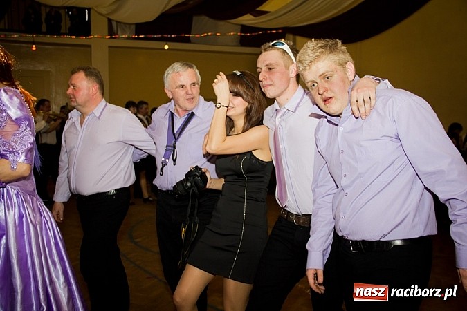 Zdjęcie w galerii na portalu naszraciborz.pl: Kolorowy kondukt na ostatkach w Studziennej wiadomości z regionu