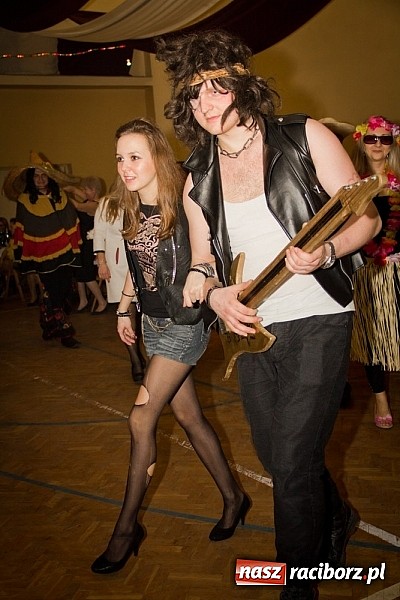 Zdjęcie w galerii na portalu naszraciborz.pl: Kolorowy kondukt na ostatkach w Studziennej wiadomości z regionu