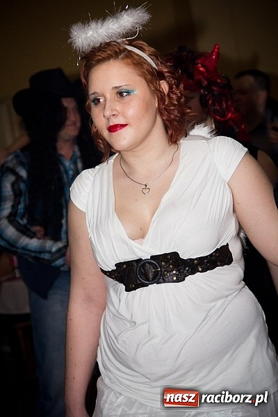 Zdjęcie w galerii na portalu naszraciborz.pl: Kolorowy kondukt na ostatkach w Studziennej wiadomości z regionu