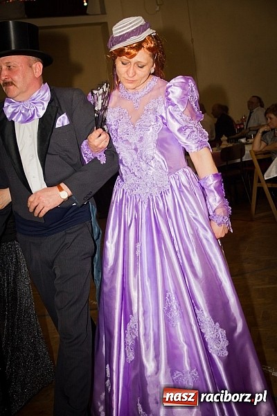 Zdjęcie w galerii na portalu naszraciborz.pl: Kolorowy kondukt na ostatkach w Studziennej wiadomości z regionu