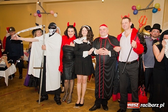 Zdjęcie w galerii na portalu naszraciborz.pl: Kolorowy kondukt na ostatkach w Studziennej wiadomości z regionu