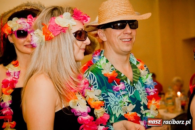 Zdjęcie w galerii na portalu naszraciborz.pl: Kolorowy kondukt na ostatkach w Studziennej wiadomości z regionu