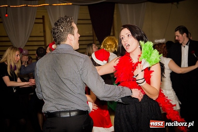 Zdjęcie w galerii na portalu naszraciborz.pl: Kolorowy kondukt na ostatkach w Studziennej wiadomości z regionu