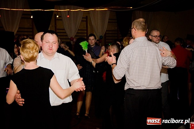 Zdjęcie w galerii na portalu naszraciborz.pl: Kolorowy kondukt na ostatkach w Studziennej wiadomości z regionu