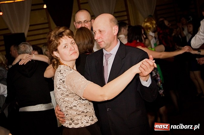 Zdjęcie w galerii na portalu naszraciborz.pl: Kolorowy kondukt na ostatkach w Studziennej wiadomości z regionu