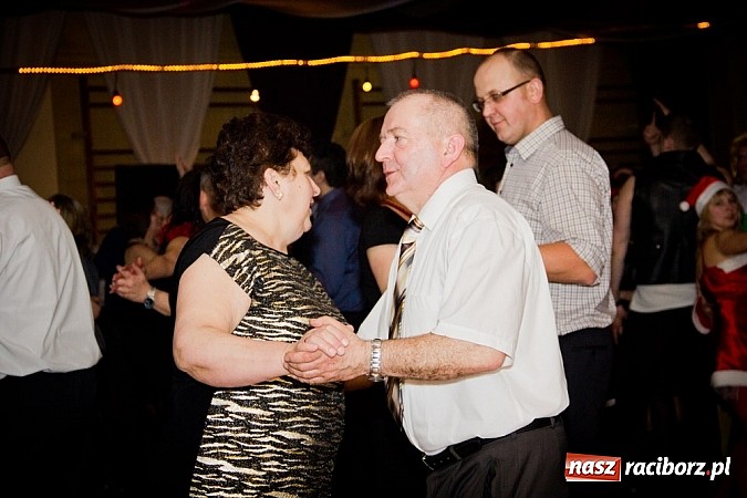 Zdjęcie w galerii na portalu naszraciborz.pl: Kolorowy kondukt na ostatkach w Studziennej wiadomości z regionu