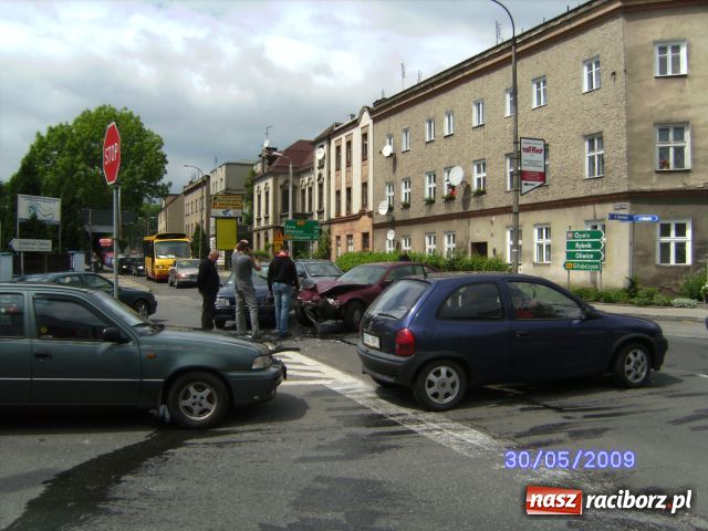 Zdjęcie w galerii na portalu naszraciborz.pl: Znów kolizja przy Mleczarni wiadomości z regionu