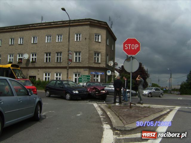 Zdjęcie w galerii na portalu naszraciborz.pl: Znów kolizja przy Mleczarni wiadomości z regionu