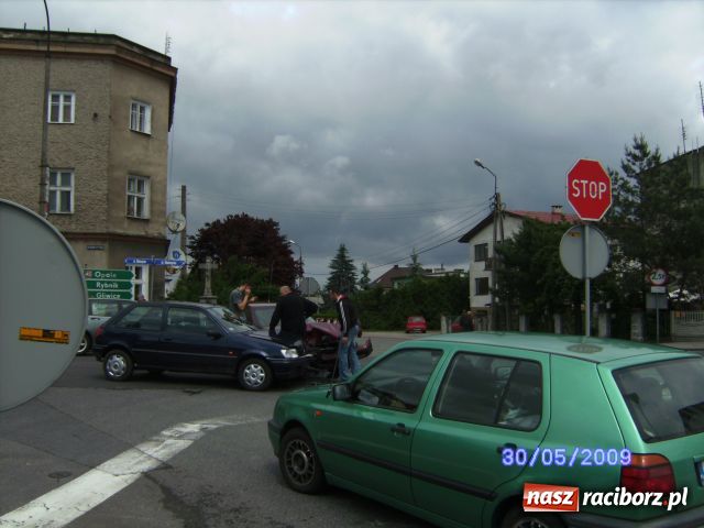 Zdjęcie w galerii na portalu naszraciborz.pl: Znów kolizja przy Mleczarni wiadomości z regionu