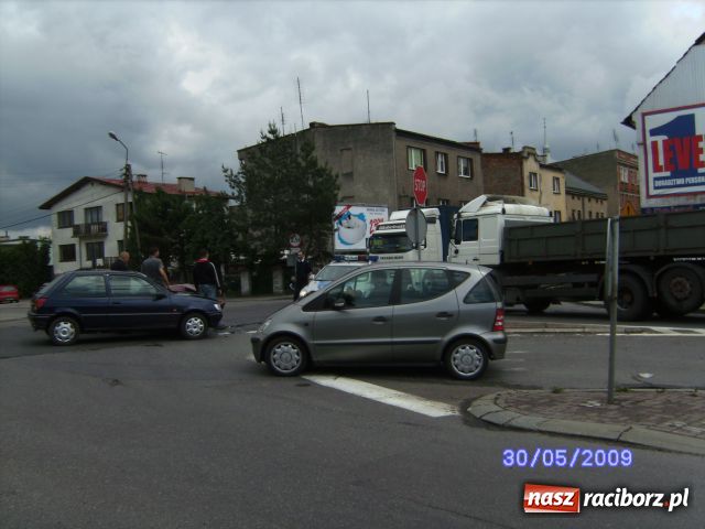 Zdjęcie w galerii na portalu naszraciborz.pl: Znów kolizja przy Mleczarni wiadomości z regionu