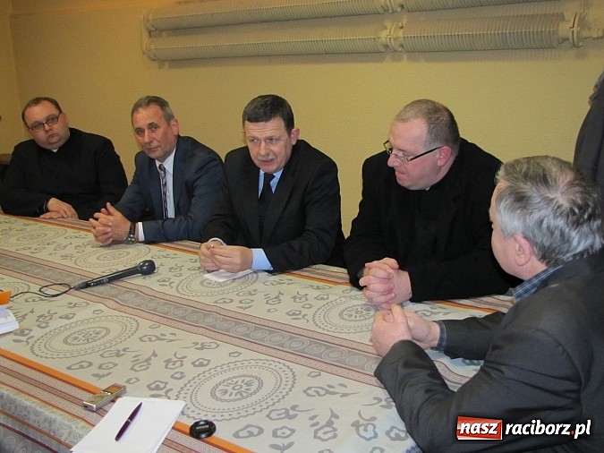 Zdjęcie w galerii na portalu naszraciborz.pl: Na spotkanie ze starostą i dyrektorem szpitala nikt nie przyszedł wiadomości z regionu