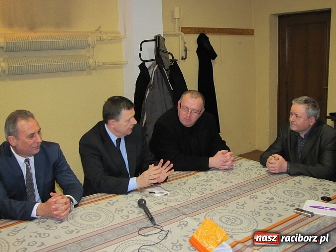 Zdjęcie w galerii na portalu naszraciborz.pl: Na spotkanie ze starostą i dyrektorem szpitala nikt nie przyszedł wiadomości z regionu