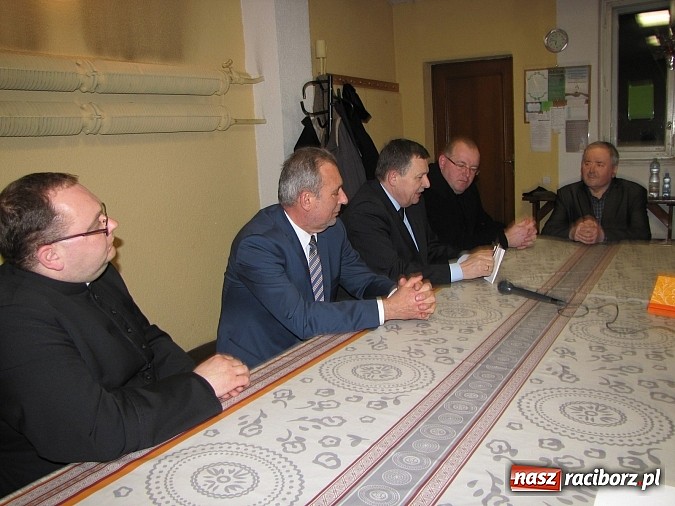 Zdjęcie w galerii na portalu naszraciborz.pl: Na spotkanie ze starostą i dyrektorem szpitala nikt nie przyszedł wiadomości z regionu