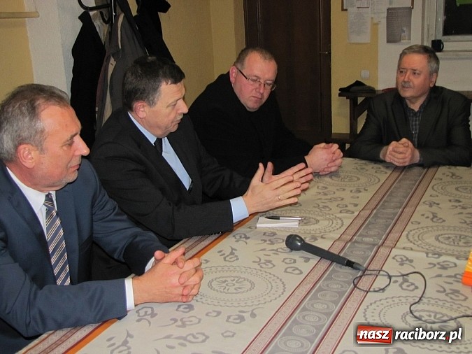 Zdjęcie w galerii na portalu naszraciborz.pl: Na spotkanie ze starostą i dyrektorem szpitala nikt nie przyszedł wiadomości z regionu