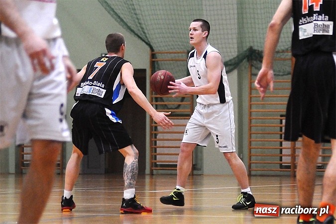 Zdjęcie w galerii na portalu naszraciborz.pl: Koszykówka: Wysoka przegrana Ofensywy wiadomości z regionu