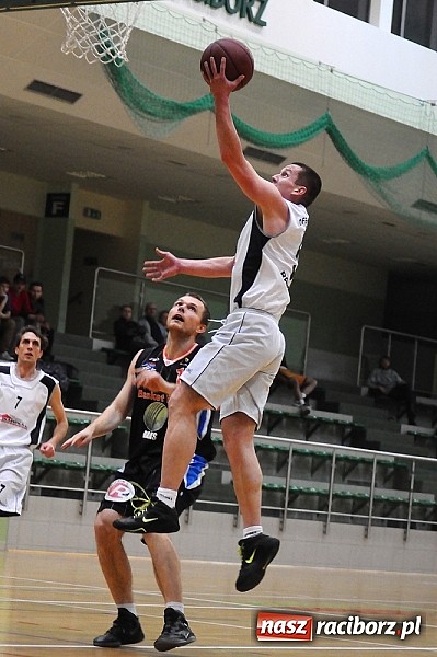 Zdjęcie w galerii na portalu naszraciborz.pl: Koszykówka: Wysoka przegrana Ofensywy wiadomości z regionu