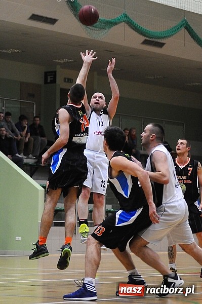 Zdjęcie w galerii na portalu naszraciborz.pl: Koszykówka: Wysoka przegrana Ofensywy wiadomości z regionu