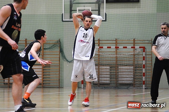 Zdjęcie w galerii na portalu naszraciborz.pl: Koszykówka: Wysoka przegrana Ofensywy wiadomości z regionu