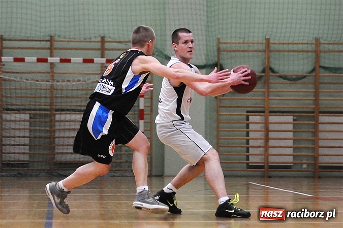 Zdjęcie w galerii na portalu naszraciborz.pl: Koszykówka: Wysoka przegrana Ofensywy wiadomości z regionu