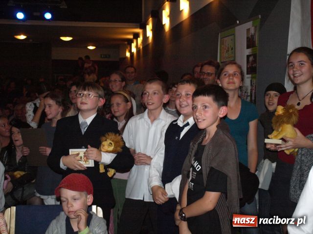 Zdjęcie w galerii na portalu naszraciborz.pl: U progu tajemnicy - premiera wiadomości z regionu