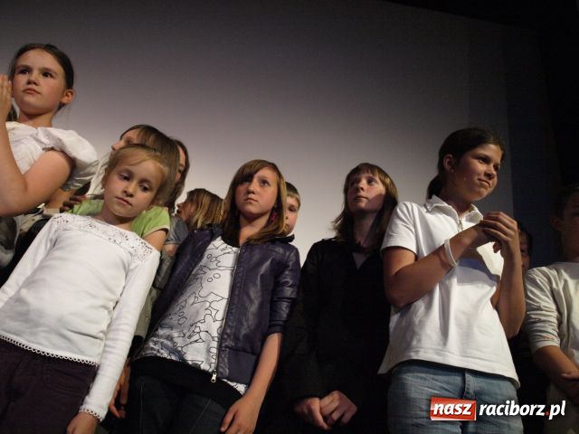 Zdjęcie w galerii na portalu naszraciborz.pl: U progu tajemnicy - premiera wiadomości z regionu