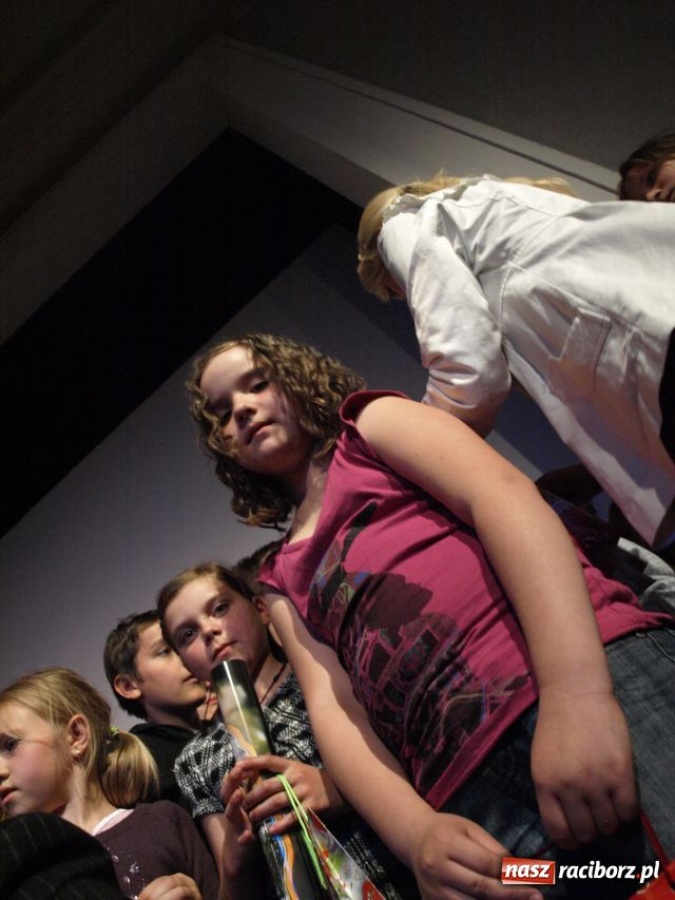 Zdjęcie w galerii na portalu naszraciborz.pl: U progu tajemnicy - premiera wiadomości z regionu