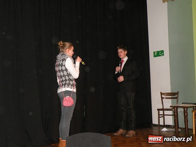 Zdjęcie w galerii na portalu naszraciborz.pl: Teatr w teatrze, czyli Królowa Śniegu w nowej odsłonie w MDK-u wiadomości z regionu