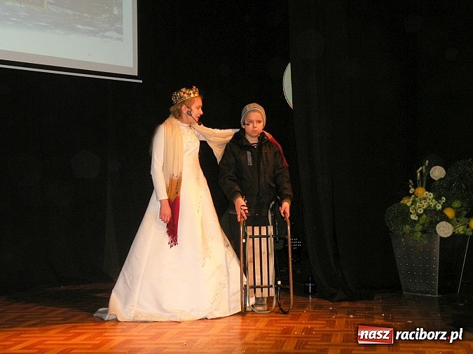 Zdjęcie w galerii na portalu naszraciborz.pl: Teatr w teatrze, czyli Królowa Śniegu w nowej odsłonie w MDK-u wiadomości z regionu