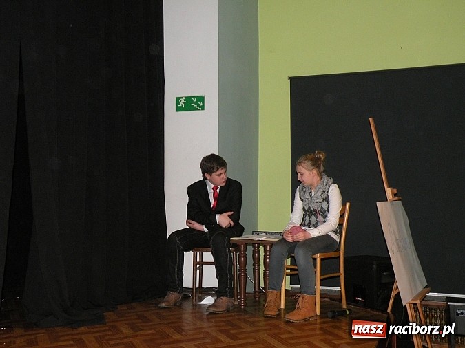 Zdjęcie w galerii na portalu naszraciborz.pl: Teatr w teatrze, czyli Królowa Śniegu w nowej odsłonie w MDK-u wiadomości z regionu