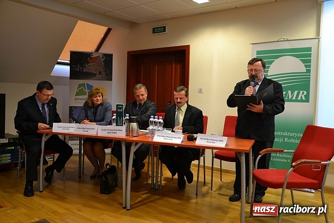 Zdjęcie w galerii na portalu naszraciborz.pl: O wnioskach obszarowych na zamku wiadomości z regionu