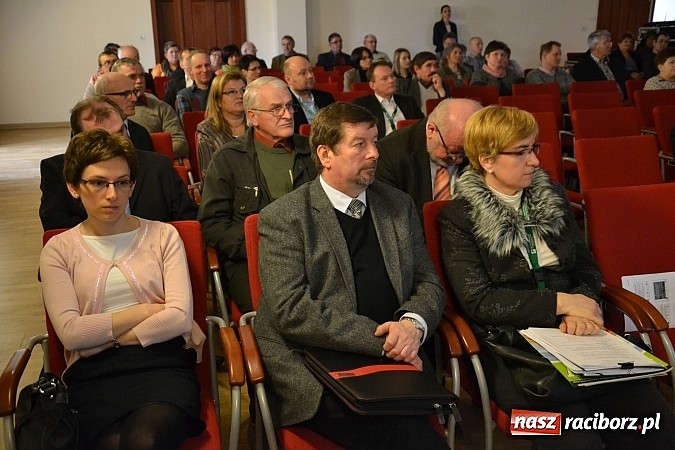 Zdjęcie w galerii na portalu naszraciborz.pl: O wnioskach obszarowych na zamku wiadomości z regionu