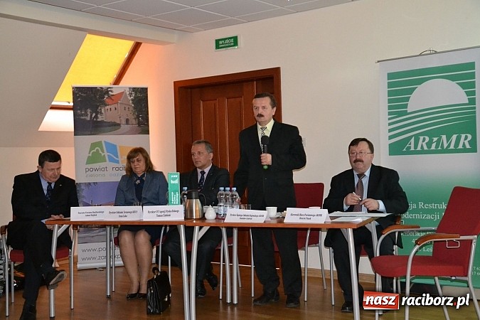 Zdjęcie w galerii na portalu naszraciborz.pl: O wnioskach obszarowych na zamku wiadomości z regionu