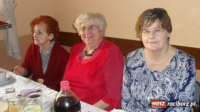Zdjęcie w galerii na portalu naszraciborz.pl: Tradycyjny śledzik z Kobietami Aktywnymi w Nędzy wiadomości z regionu