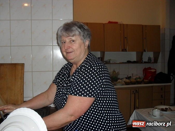 Zdjęcie w galerii na portalu naszraciborz.pl: Tradycyjny śledzik z Kobietami Aktywnymi w Nędzy wiadomości z regionu