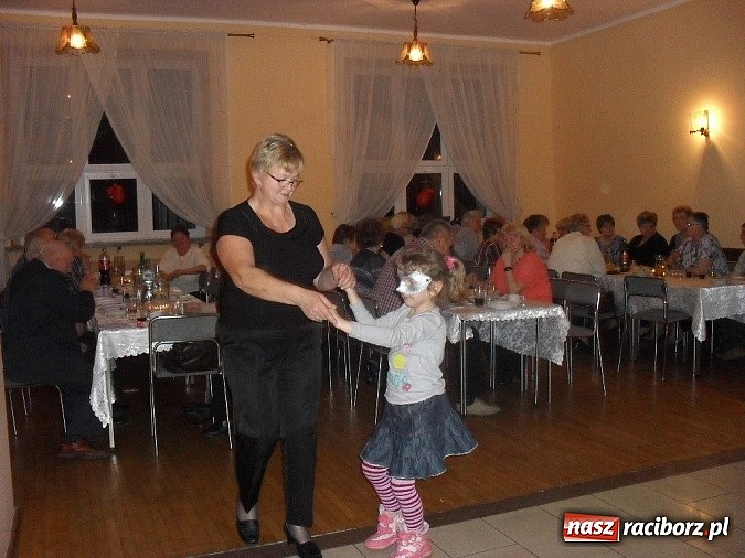 Zdjęcie w galerii na portalu naszraciborz.pl: Tradycyjny śledzik z Kobietami Aktywnymi w Nędzy wiadomości z regionu