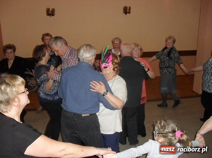 Zdjęcie w galerii na portalu naszraciborz.pl: Tradycyjny śledzik z Kobietami Aktywnymi w Nędzy wiadomości z regionu