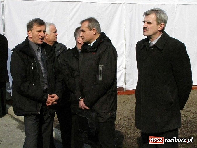 Zdjęcie w galerii na portalu naszraciborz.pl: Silniki gazowe ruszyły w Rudzie Śląskiej wiadomości z regionu