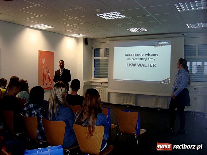 Zdjęcie w galerii na portalu naszraciborz.pl: Wizyta uczniów Ekonomika w austriackiej firmie wiadomości z regionu