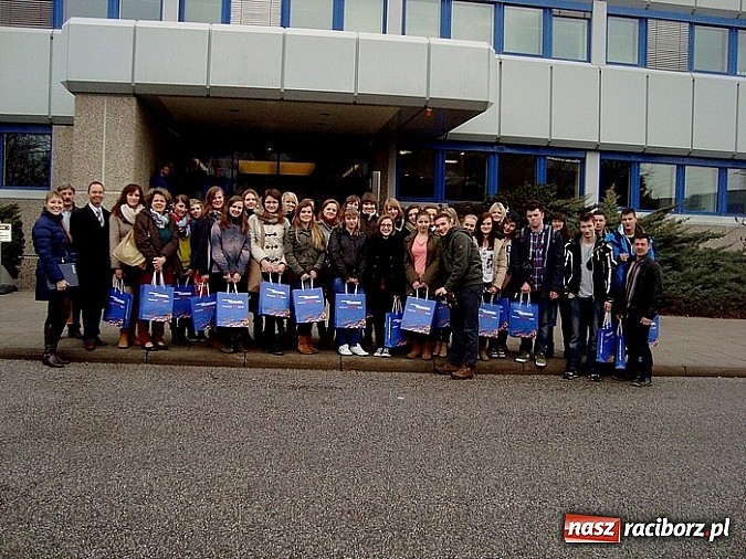 Zdjęcie w galerii na portalu naszraciborz.pl: Wizyta uczniów Ekonomika w austriackiej firmie wiadomości z regionu