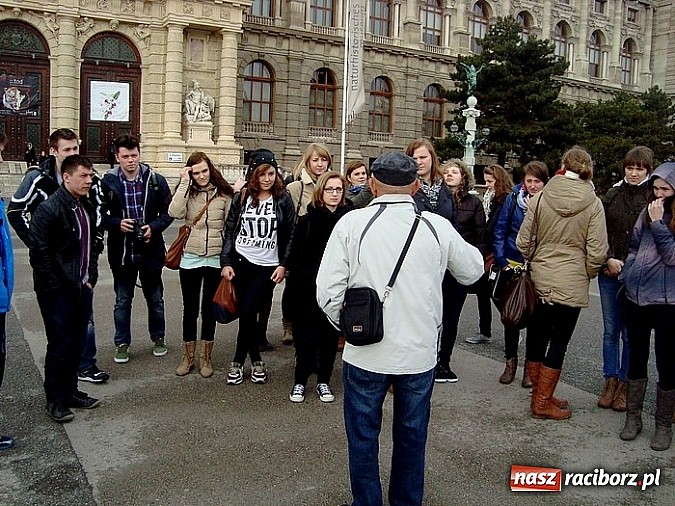 Zdjęcie w galerii na portalu naszraciborz.pl: Wizyta uczniów Ekonomika w austriackiej firmie wiadomości z regionu