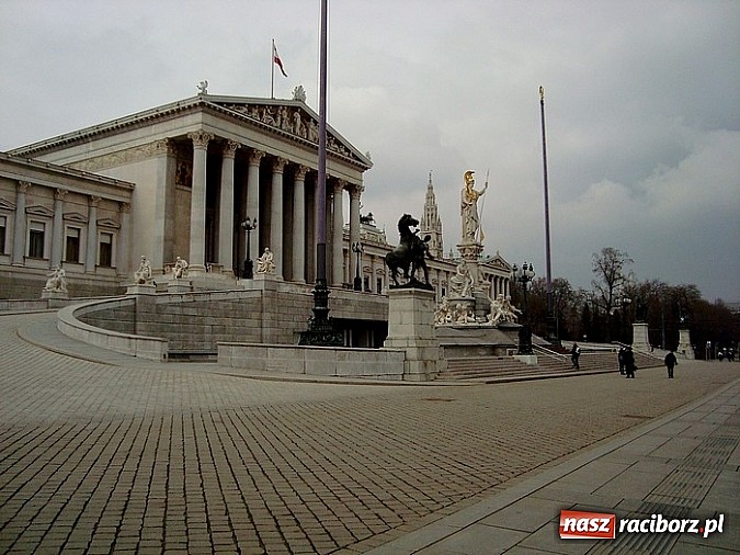 Zdjęcie w galerii na portalu naszraciborz.pl: Wizyta uczniów Ekonomika w austriackiej firmie wiadomości z regionu