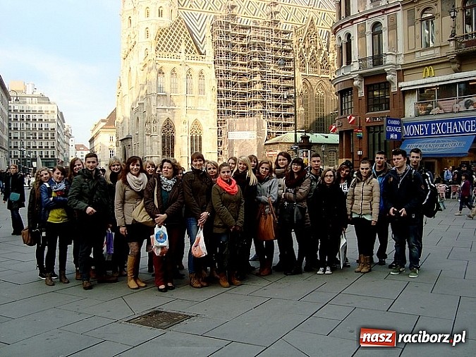 Zdjęcie w galerii na portalu naszraciborz.pl: Wizyta uczniów Ekonomika w austriackiej firmie wiadomości z regionu