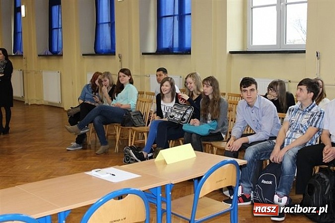 Zdjęcie w galerii na portalu naszraciborz.pl: Młody konsument kupuje z głową! wiadomości z regionu