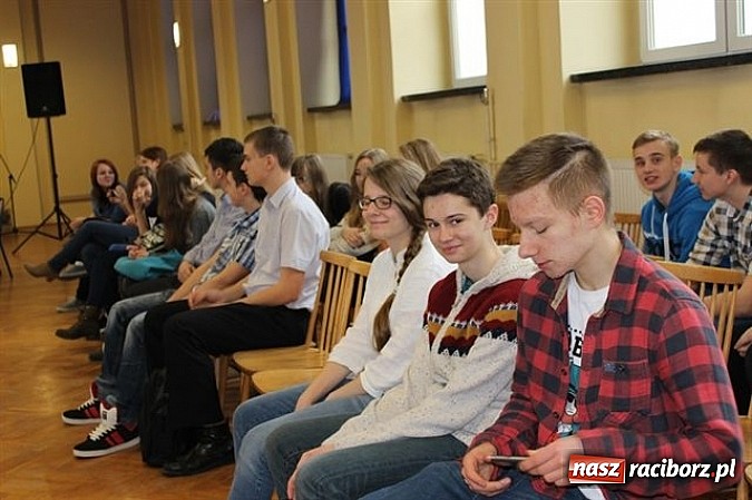 Zdjęcie w galerii na portalu naszraciborz.pl: Młody konsument kupuje z głową! wiadomości z regionu