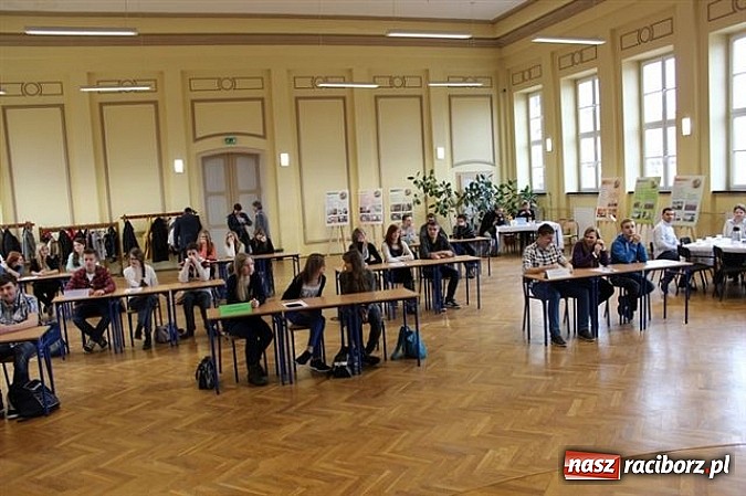 Zdjęcie w galerii na portalu naszraciborz.pl: Młody konsument kupuje z głową! wiadomości z regionu