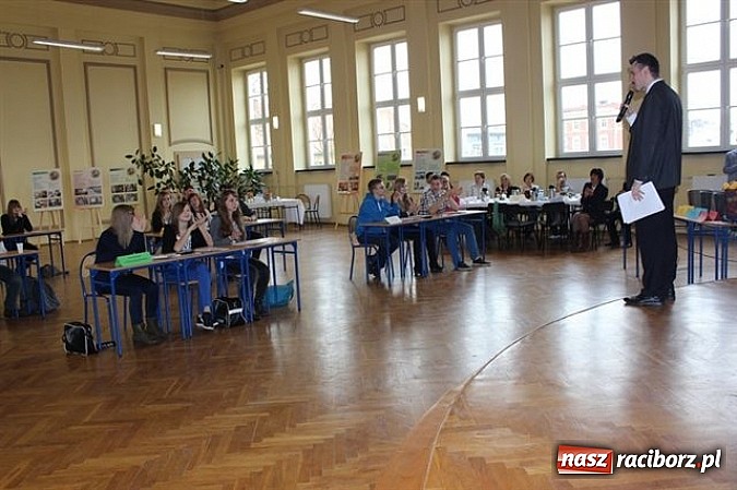 Zdjęcie w galerii na portalu naszraciborz.pl: Młody konsument kupuje z głową! wiadomości z regionu