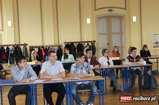 Zdjęcie w galerii na portalu naszraciborz.pl: Młody konsument kupuje z głową! wiadomości z regionu